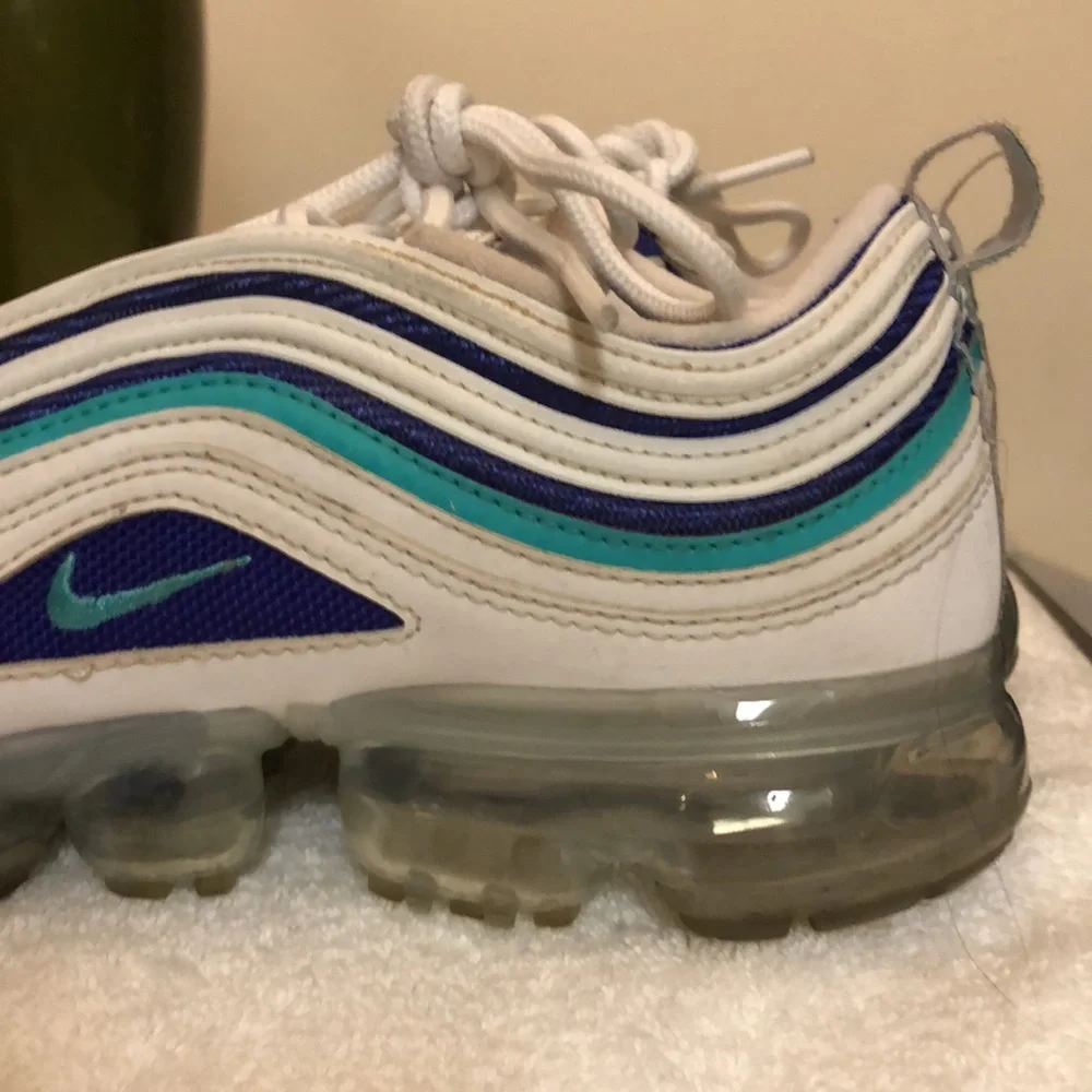NIKE AIR VAPORMAX 97 GS WHITE INDIGO BURST RUNNING SNEAKERS MENS-BOYS SIZE 5.5Y
